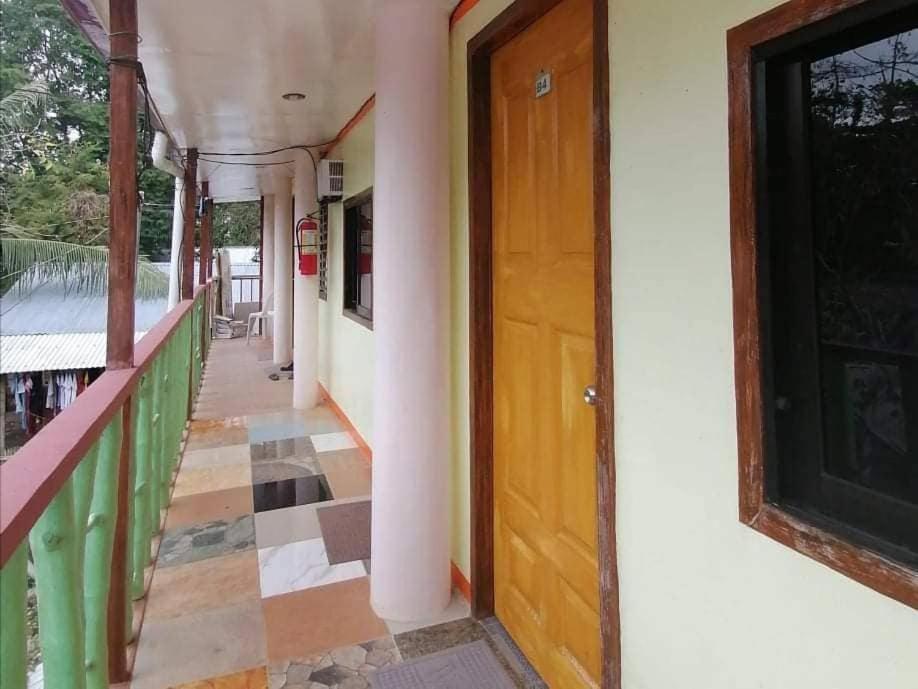 J&J Tourist Inn Bohol Buitenkant foto