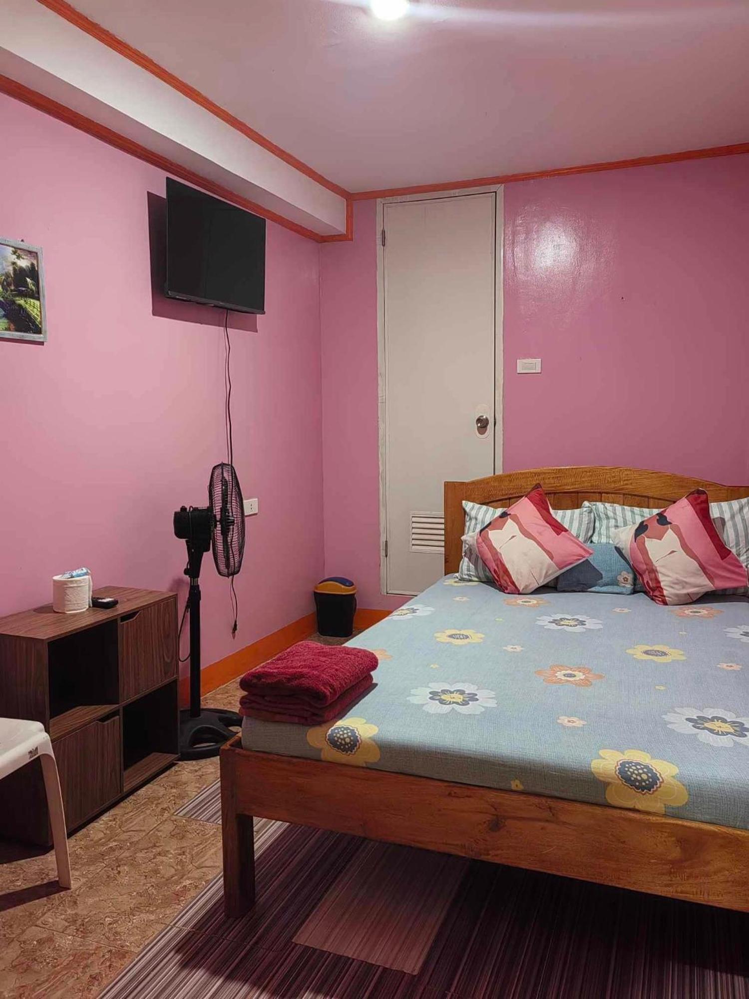 J&J Tourist Inn Bohol Buitenkant foto
