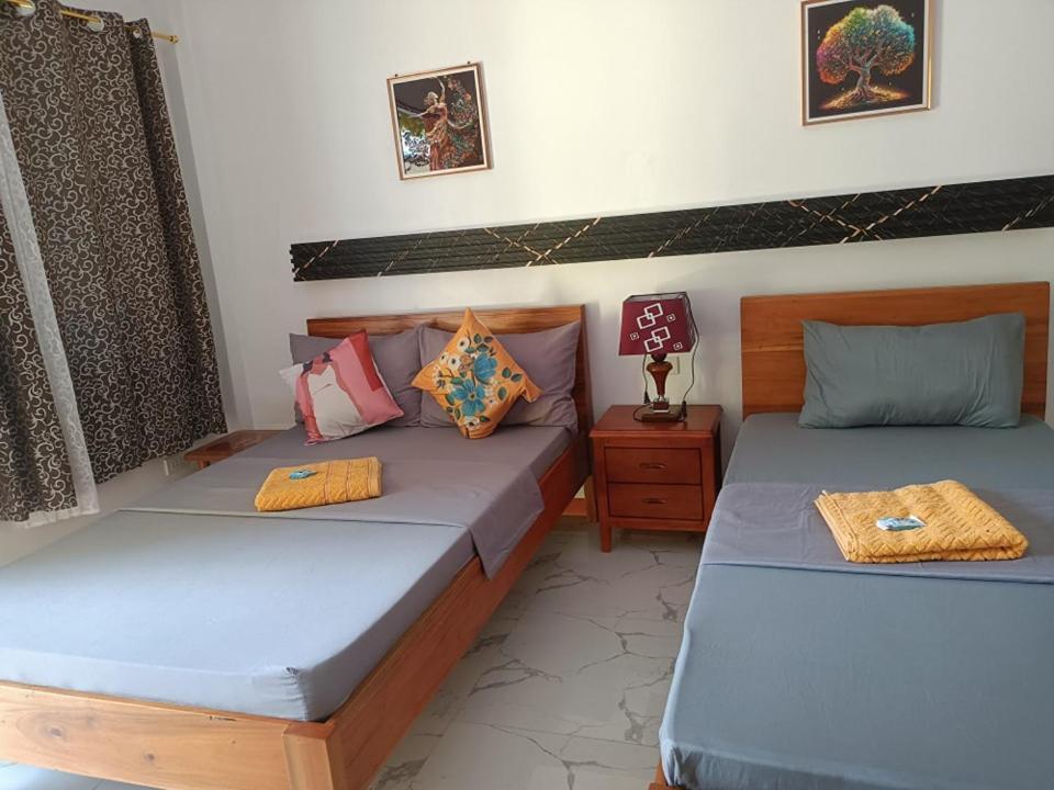 J&J Tourist Inn Bohol Buitenkant foto