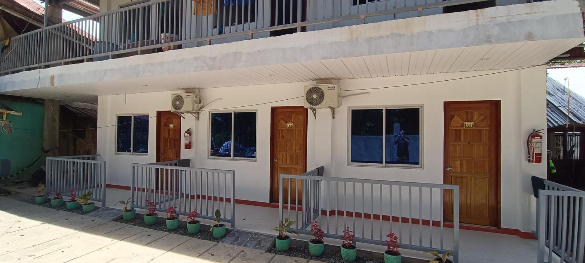 J&J Tourist Inn Bohol Buitenkant foto