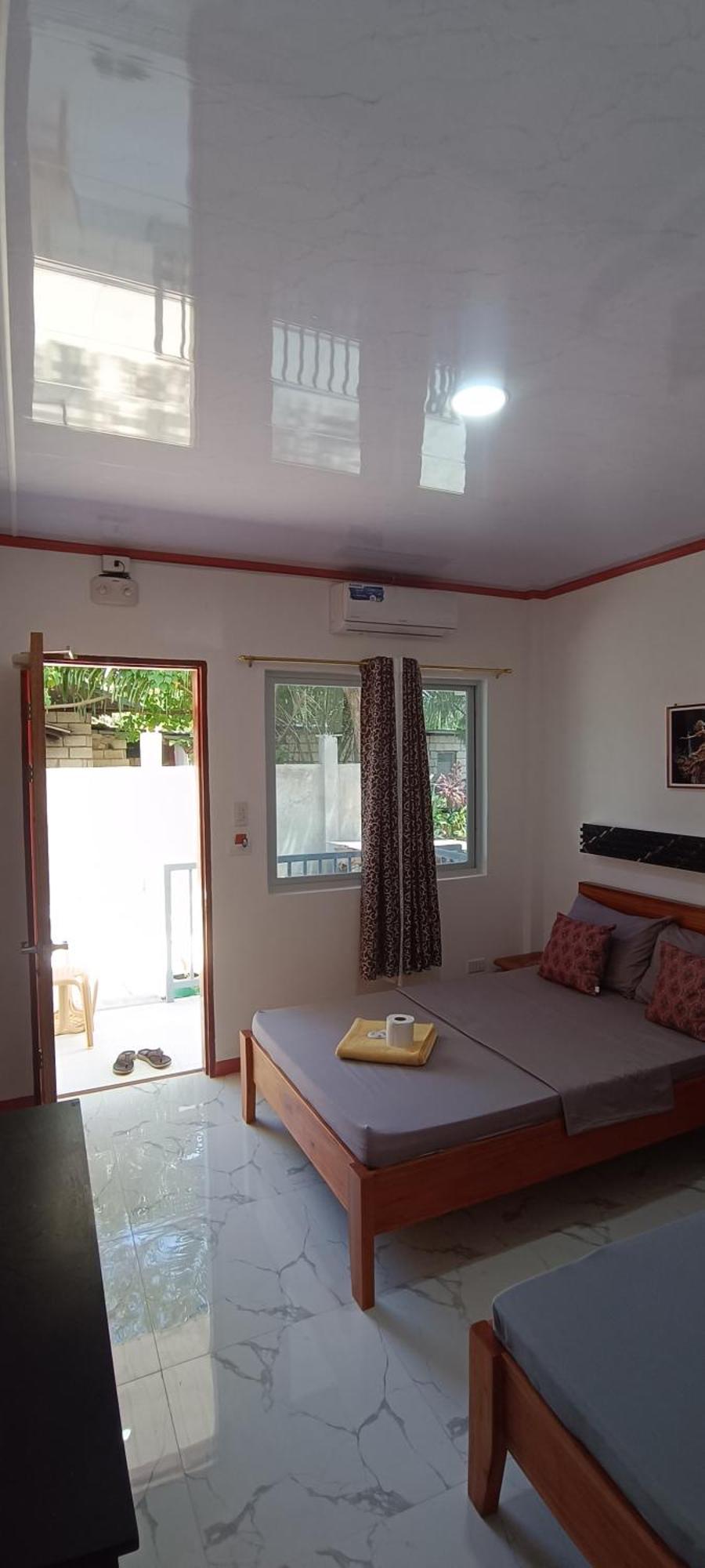 J&J Tourist Inn Bohol Buitenkant foto